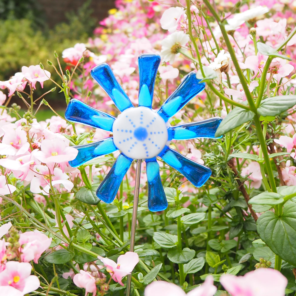 Blue, turquoise and white flower stake